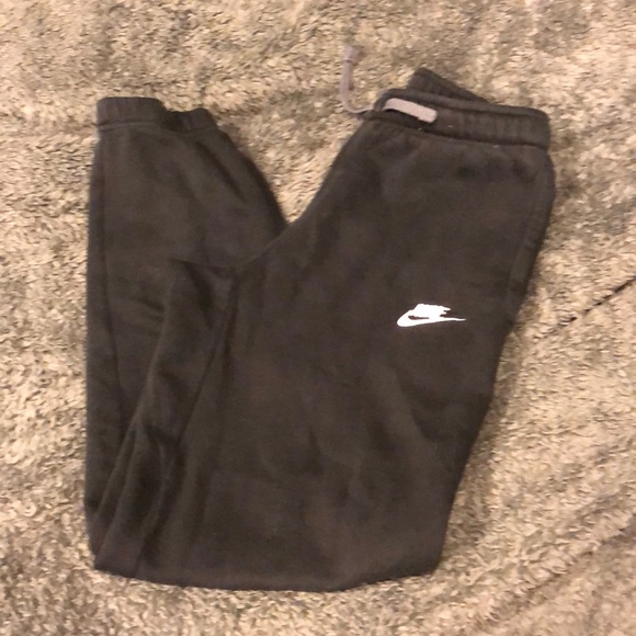 Boys size 14 pants: 2 jns (hrdly worn) & 2 swtpnt - Picture 2 of 8